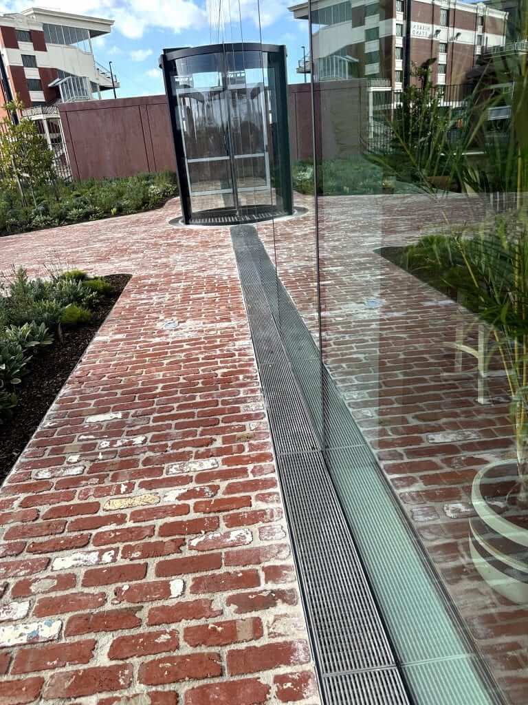 Curved Grating 6 Threshold Drain Retro Fit Threshold Caulfield Racecourse 02 1